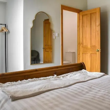 Brunswick Townhouse Tatil Evi *